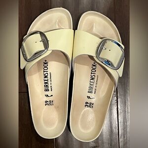 Birkenstock sandals
Spring sale until May 10!